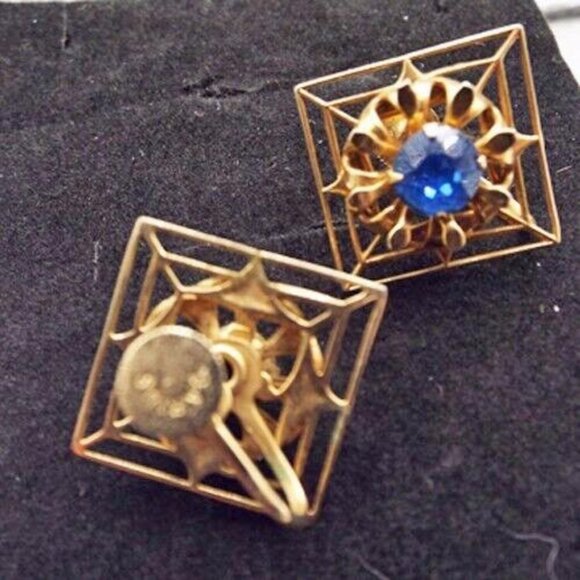 ANTIQUE *DARIUS NY* SAPPHIRE CRYSTAL RAISED FLOWER SCREWBACK EARRINGS 59 - Picture 2 of 2